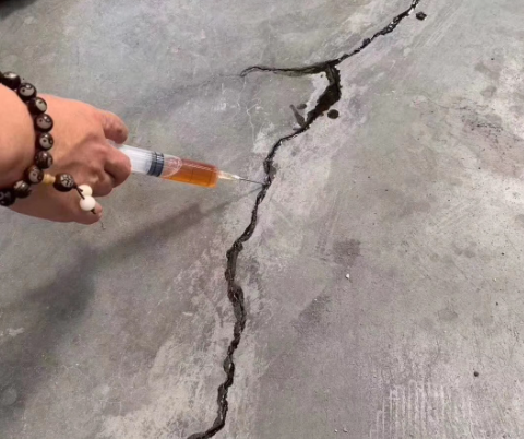 碧江混凝土裂缝修补技术详解​